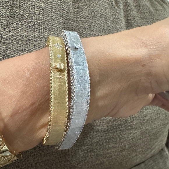 Roberto Coin Princess Diamond Bangle Bracelet 18K White Gold. - Picture 8 of 16